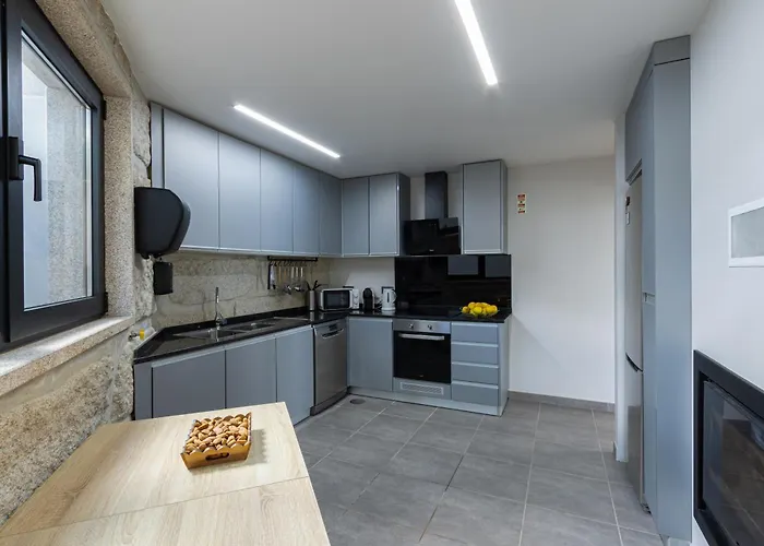 Villa Refugio De Luxo Com Spa, Piscina Interior E Exterior - Pedra Aguda